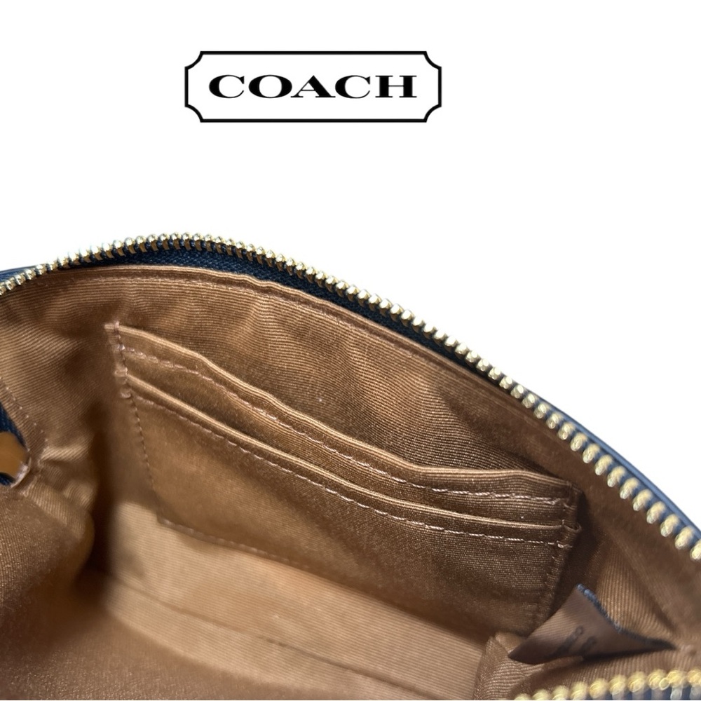 Coach‎ American Star Corner Zip Wristlet - Picture 4 of 4